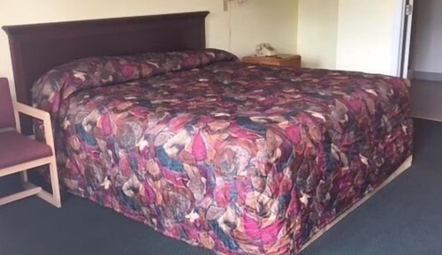 Standard Room, 1 King Bed, Jetted Tub