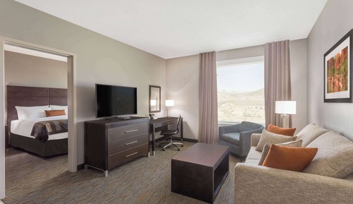 Executive Suite, 1 King Bed, Accessible, Non Smoking
