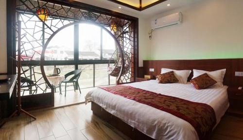 Queen Room with Balcony