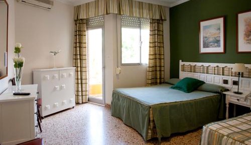 Triple Room (2 Adults + 1 Child)