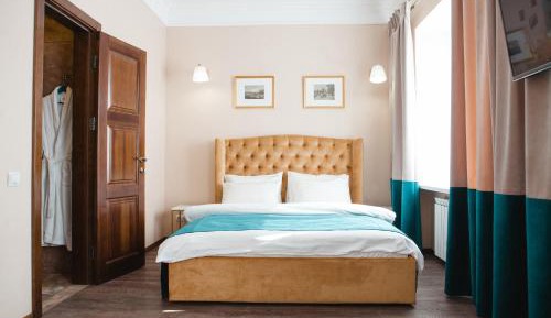 Deluxe Double Room with Extra Bed