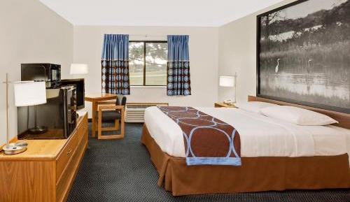 Queen Room - Non-Smoking