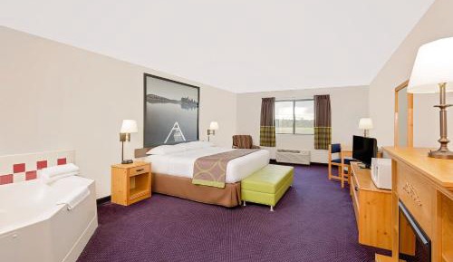 Deluxe King Studio Suite - Non-Smoking