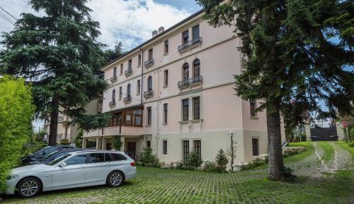 One-Bedroom Apartment with Garden View - Ground Floor