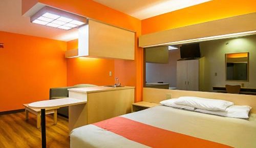 Queen Room - Non-Smoking