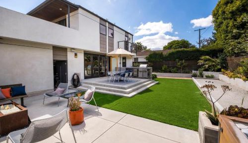 Three-Bedroom Vacation Home 