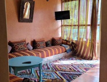 Deluxe One-Bedroom Apartment