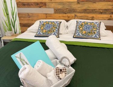 Studio Apartment with Balcony