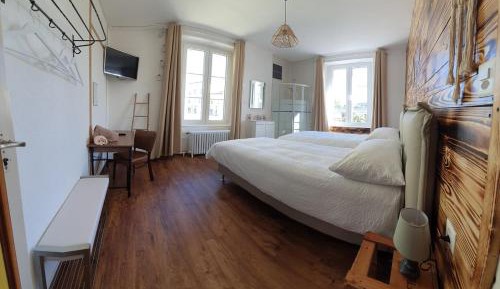 Twin Room with Shared Toilet