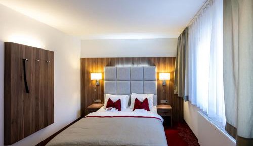 Standard Double Room (No River View)