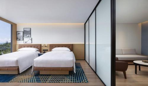 One-Bedroom Executive Suite with Two Double Beds