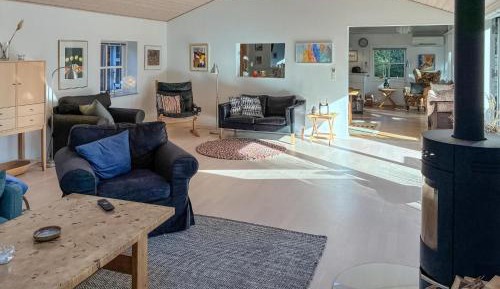 Three-Bedroom Holiday Home 