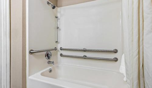 Queen Room - Mobility Access/Non-Smoking