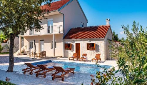 Four-Bedroom Holiday Home