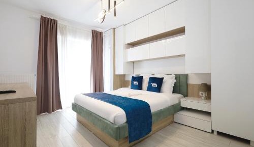 Deluxe One-Bedroom Apartment