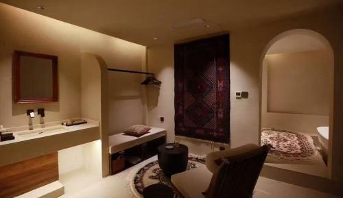 Studio with Spa Bath