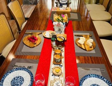 One-Bedroom Apartment with Balcony