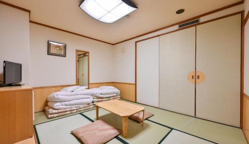 Japanese-Style Room with 6 Tatami - Smoking