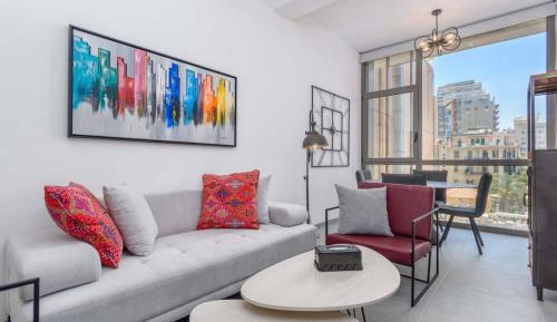 One-Bedroom Apartment with View