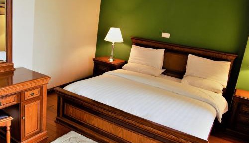 Two-Bedroom Deluxe Apartment