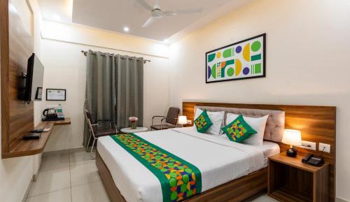 Deluxe Room with City View