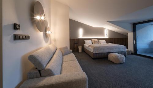 Double or Twin Room with Lake View