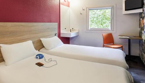 Twin Room - Renovated 