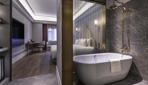 Executive Queen Room