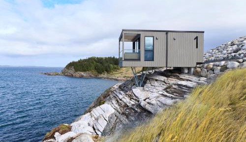 Deluxe One-Bedroom Apartment with Ocean View