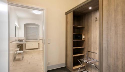 Superior One-Bedroom Apartment