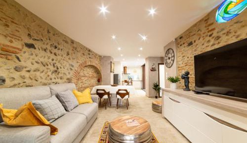 Superior One-Bedroom Apartment