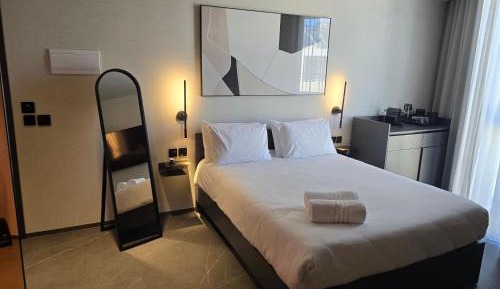 Deluxe Double or Twin Room with Balcony