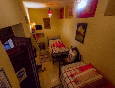 Standard Twin Room with Shared Bathroom