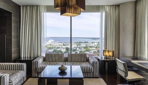 One-Bedroom Suite with Sea View