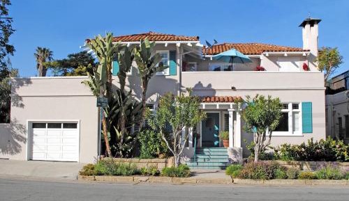 Three-Bedroom Vacation Home 