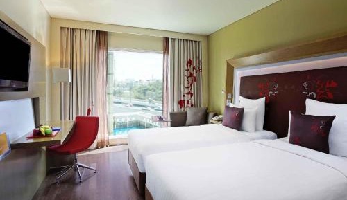 Deluxe Room Twin Beds