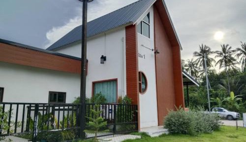 Villa with Garden View