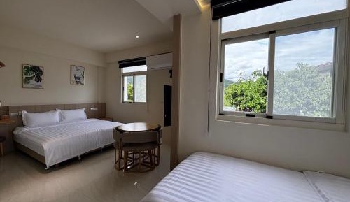 Quadruple Room with Private Bathroom