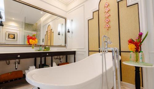 Suite with Pool View
