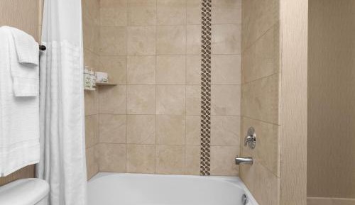 2 Queen Beds and 1 King Bed, Two-Bedroom Suite, Non-Smoking