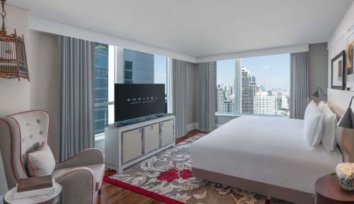 Opera King Suite with Club Access