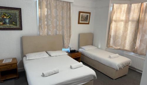 Triple Room with Private Bathroom