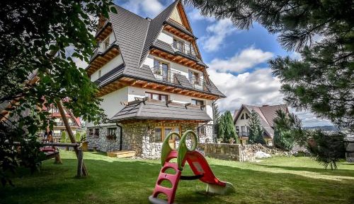 Quadruple Room with Mountain View