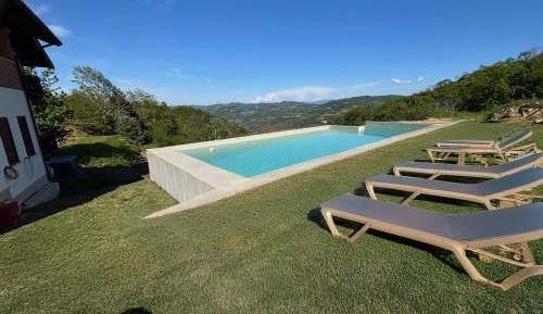Apartment with Mountain View