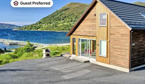 Three-Bedroom Vacation Home 