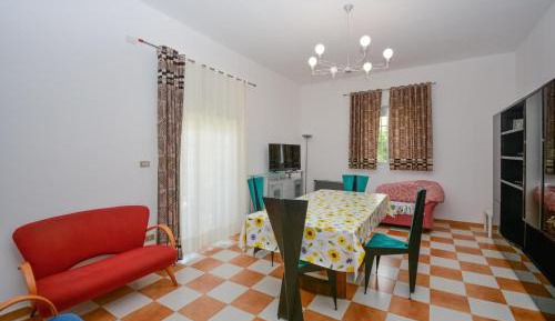 Three-Bedroom Vacation Home 