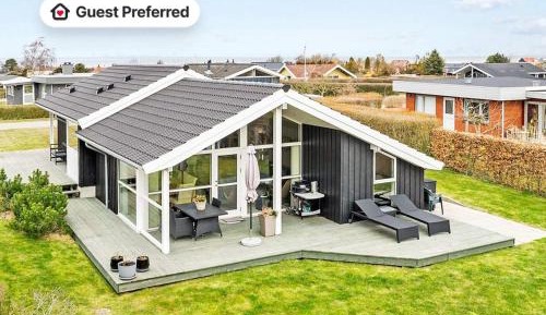 Three-Bedroom Vacation Home 