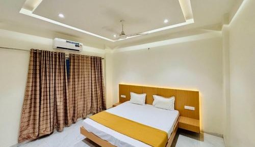 Deluxe Double Room (2 Adults + 1 Child)