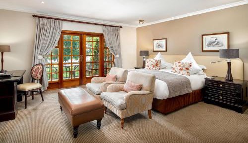 Guest room, 1 King, Sofa bed, Lake view, Balcony