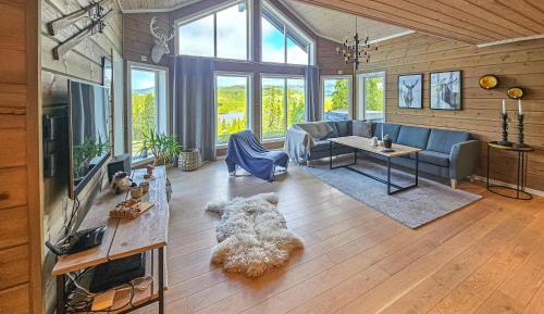Four-Bedroom Holiday Home